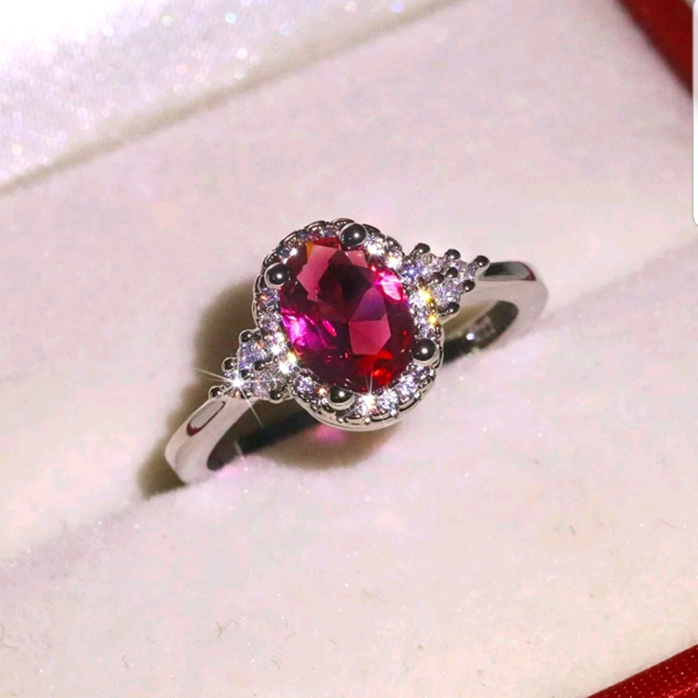 Beautiful round Zircon ring for women! - Picture 1 of 5